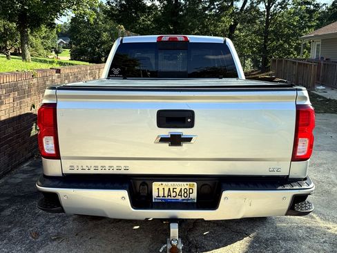 Used 2018 Chevrolet Silverado 1500 LTZ Z71 w/ LTZ Plus Package AWD/4WD image 4