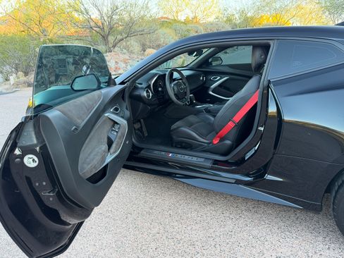 Used 2019 Chevrolet Camaro ZL1 image 8