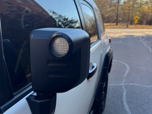 Used 2011 Toyota FJ Cruiser Sport Utility 2D image 19