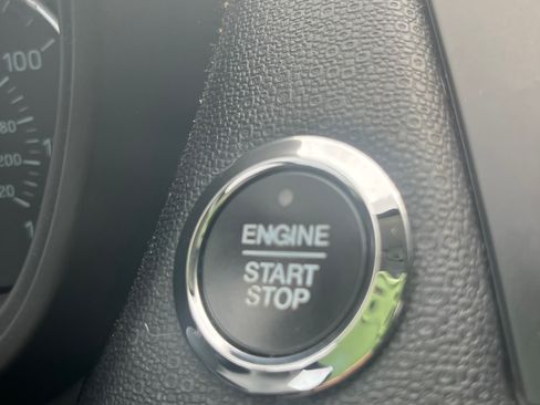 Used 2019 Ford EcoSport SE w/ SE Convenience Package image 14