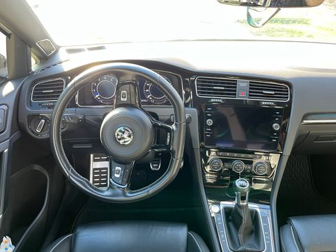 Used 2018 Volkswagen Golf 4-Door image 11