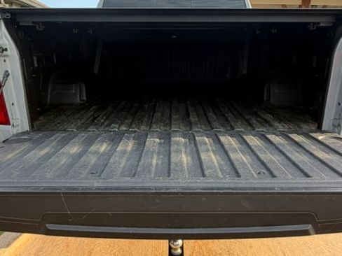 Used 2024 Chevrolet Silverado 1500 LT w/ Z71 Off-Road Package AWD/4WD image 11