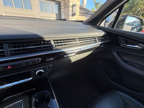 Used 2018 Audi Q7 3.0T Prestige image 12