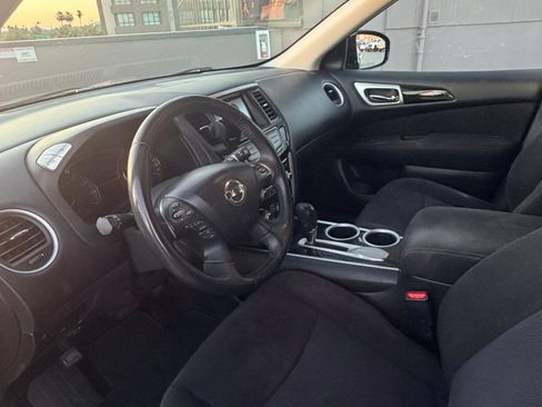 Used 2014 Nissan Pathfinder SV FWD image 5