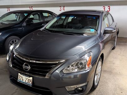 Used 2013 Nissan Altima 2.5 SV w/ 2.5SV Convenience Pkg