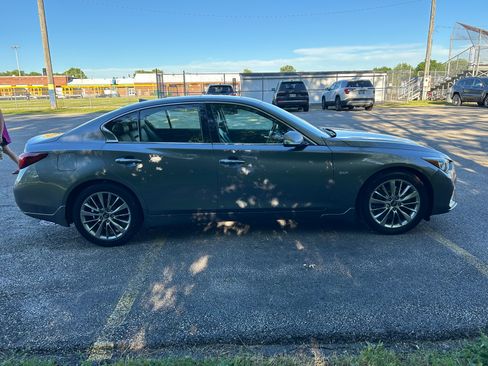Used 2018 INFINITI Q50 Luxe w/ Essential Package (3.0T Luxe) AWD/4WD image 4