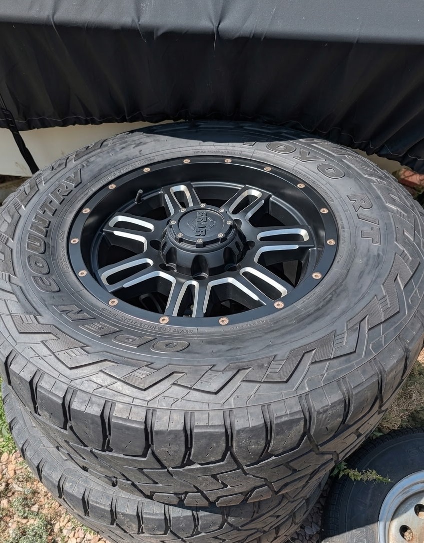Used 2013 Chevrolet Silverado 2500 LTZ w/ LTZ Plus Package AWD/4WD image 9