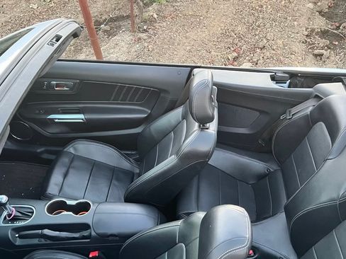 Used 2021 Ford Mustang Premium image 4