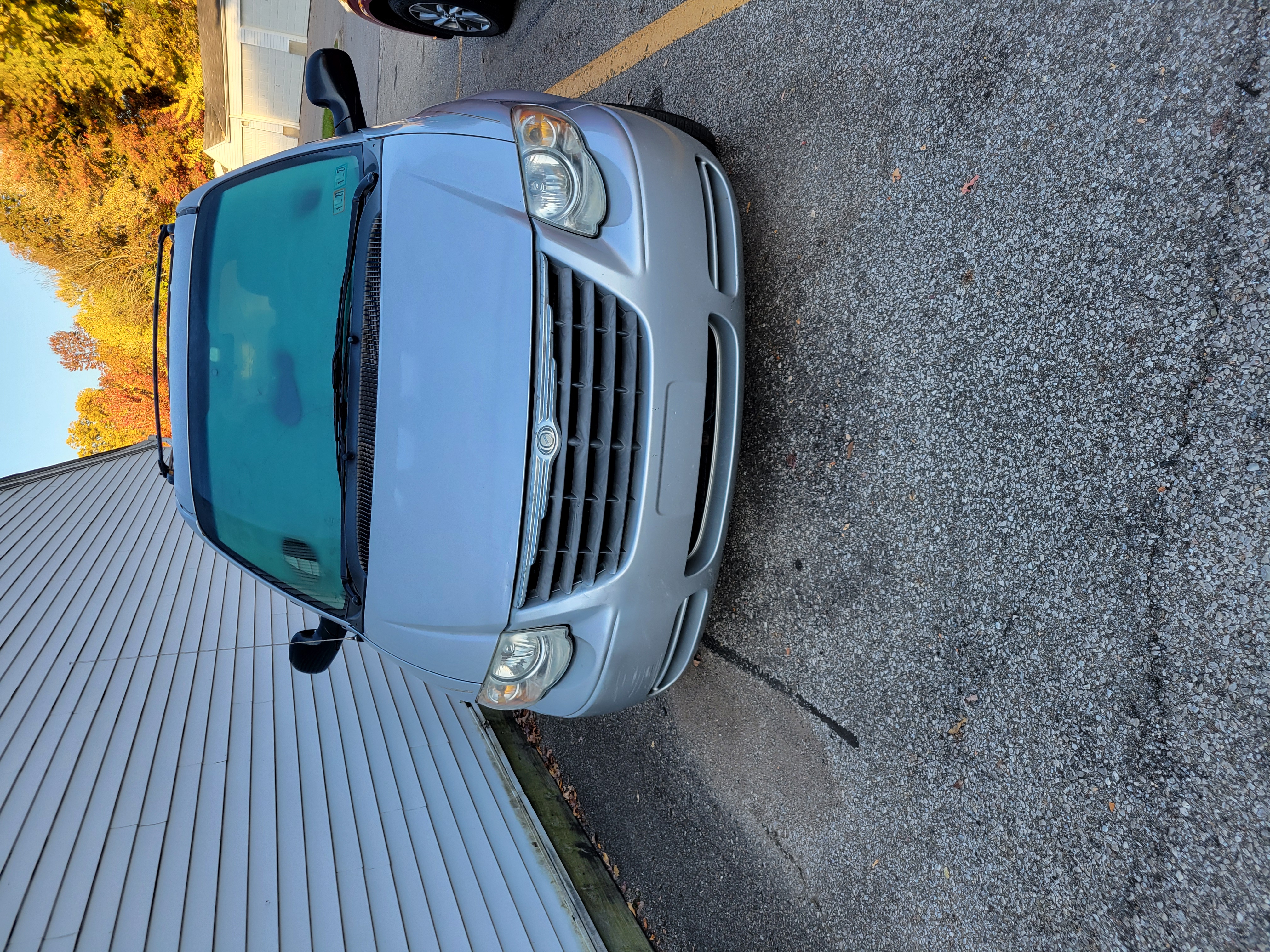 Used 2006 Chrysler Town & Country Touring FWD image 9