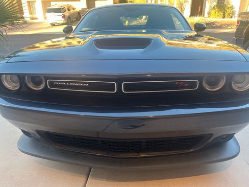 Used 2019 Dodge Challenger R/T image 1