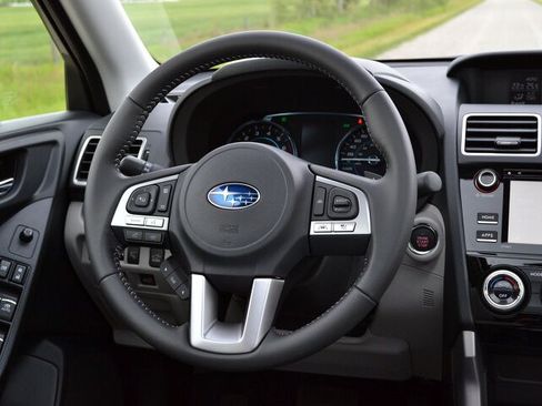 Used 2017 Subaru Forester 2.5i Premium image 2