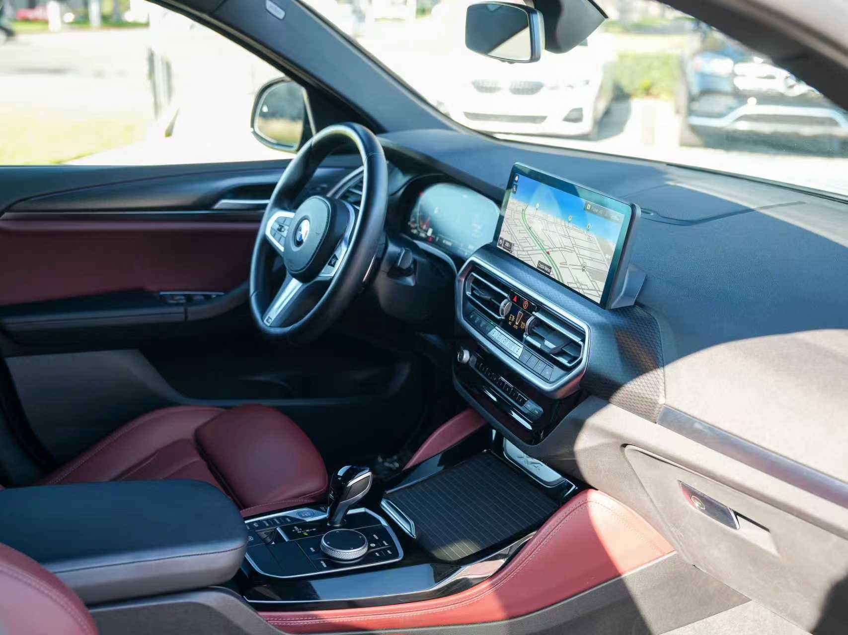 Used 2023 BMW X4 xDrive30i w/ M Sport Package AWD/4WD image 6