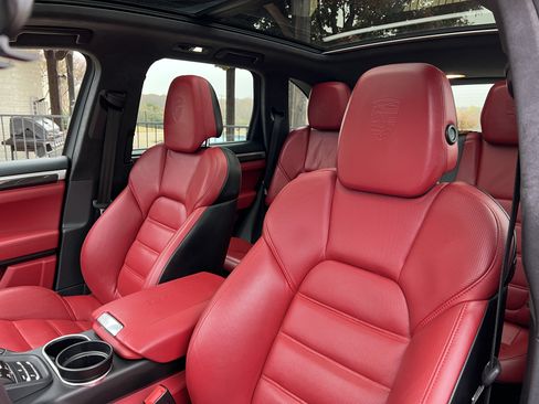 Used 2014 Porsche Cayenne image 17