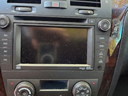 Used 2011 Cadillac DTS Premium image 8