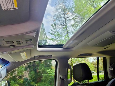 Used 2016 Cadillac Escalade ESV Premium image 10