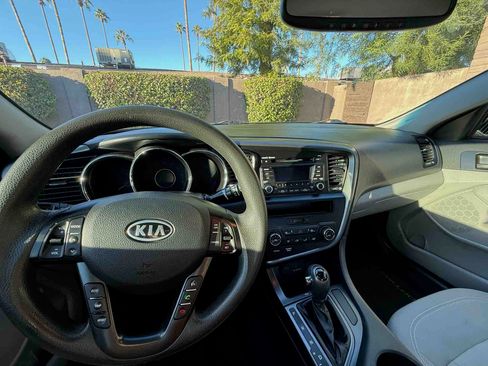 Used 2011 Kia Optima LX w/ Convenience Pkg image 16