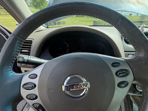 Used 2010 Nissan Altima 2.5 SL w/ SL Pkg FWD image 8
