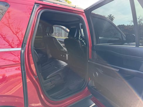 Used 2021 Ford Expedition Max XLT image 18