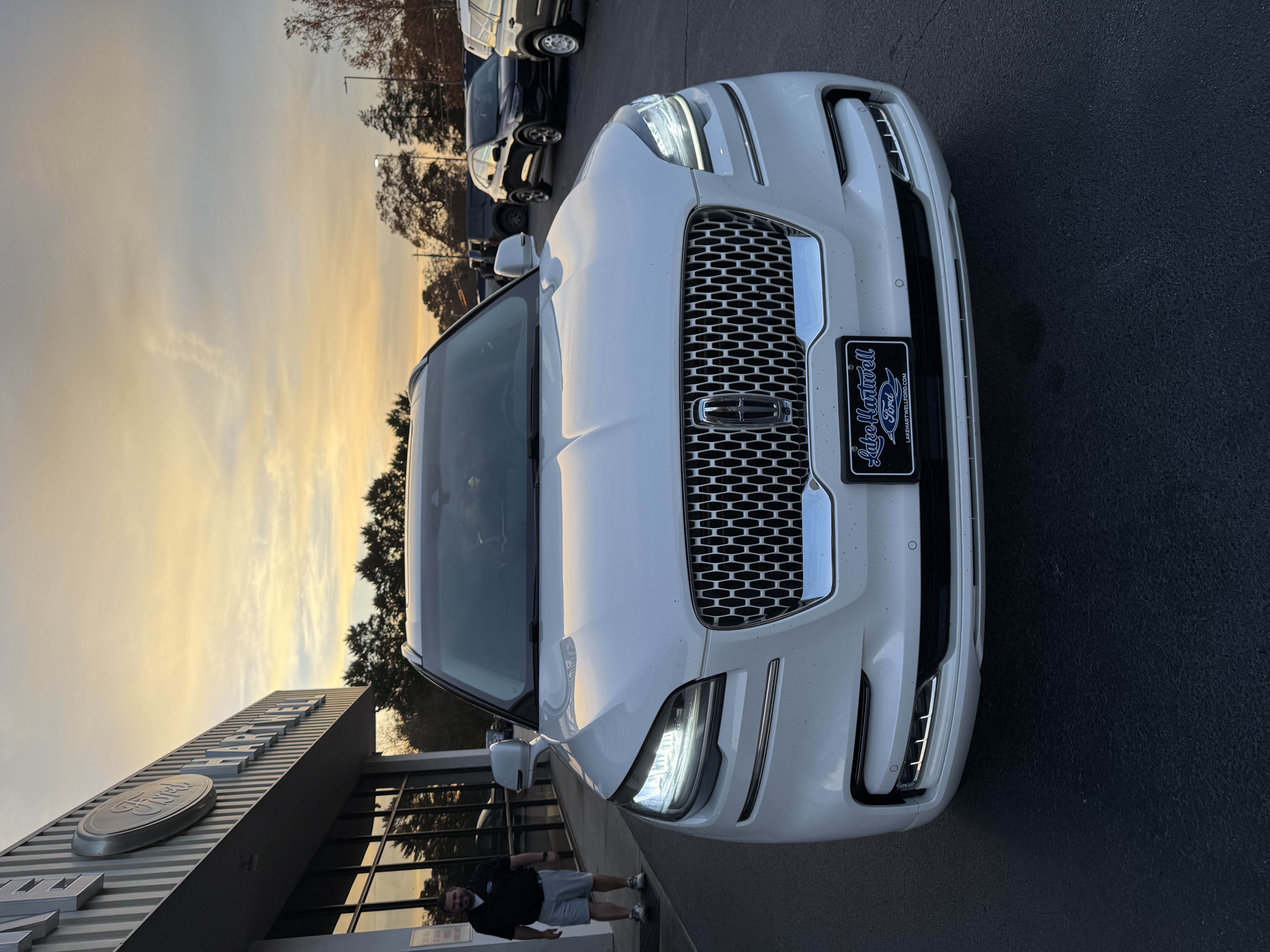 Used 2021 Lincoln Aviator Reserve w/ Equipment Group 208A AWD/4WD image 2