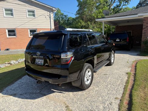 Used 2015 Toyota 4Runner SR5 image 6