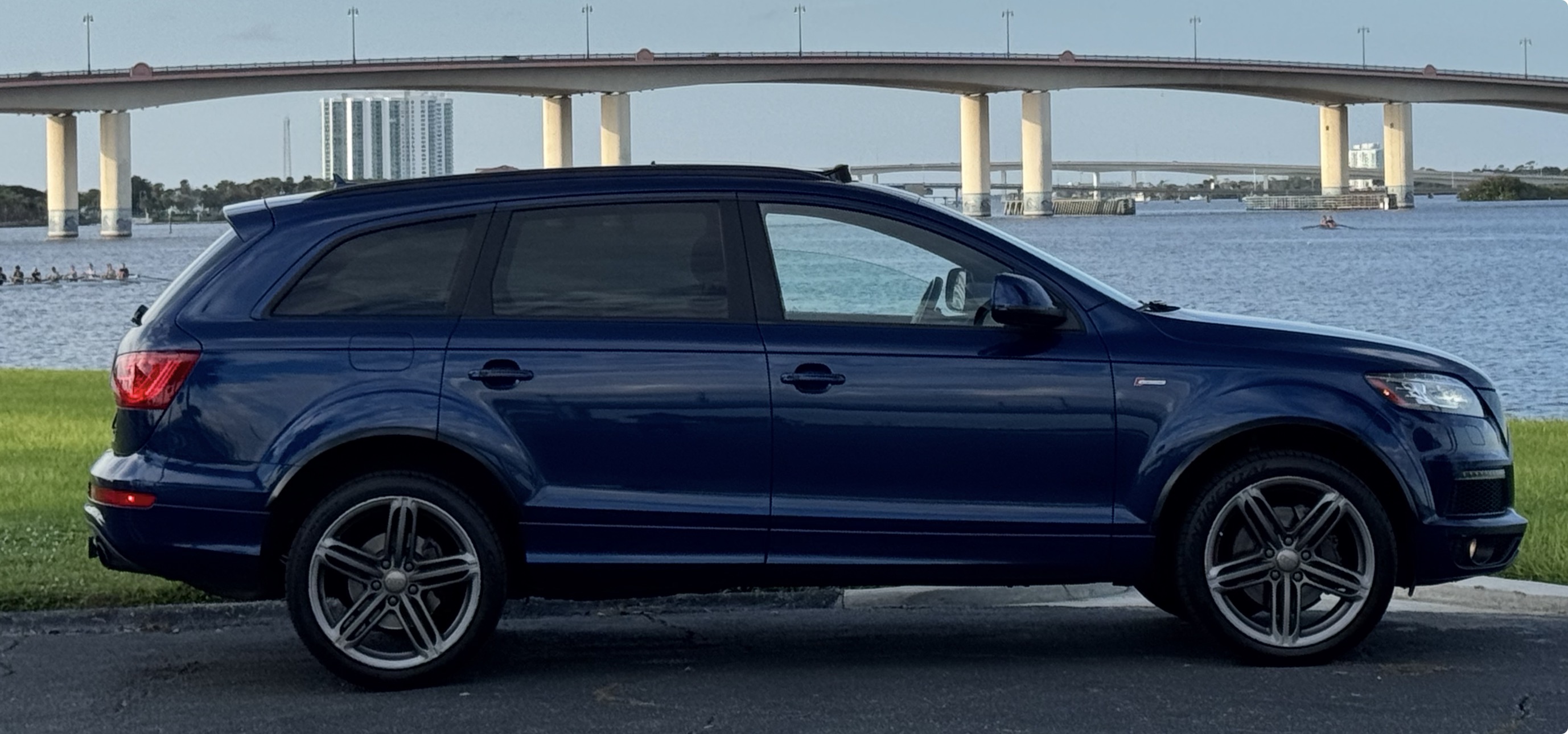 Used 2015 Audi Q7 3.0T S line Prestige w/ 21" S Line Plus Package AWD/4WD image 2