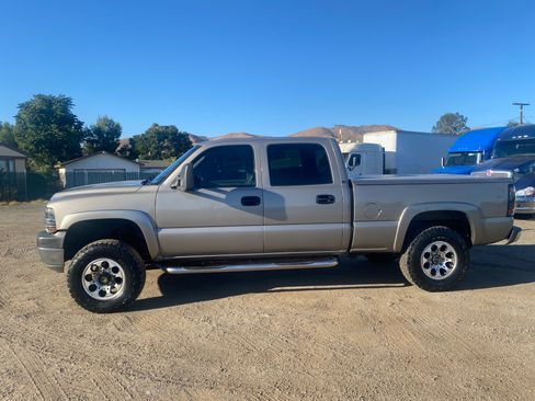 Used 2002 Chevrolet Silverado 2500 LS RWD image 1