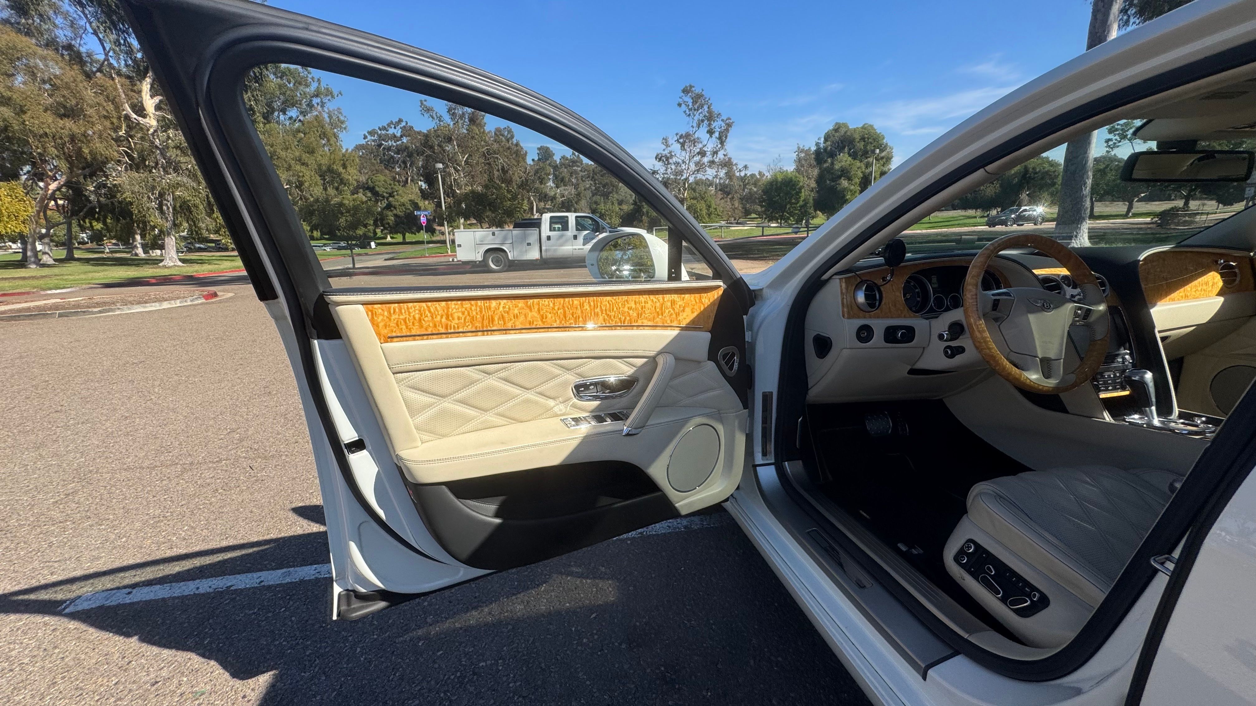 Used 2014 Bentley Flying Spur W12 AWD/4WD image 12