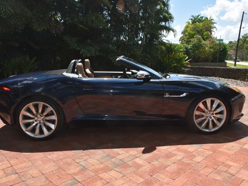 Used 2014 Jaguar F-TYPE S image 16