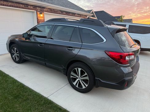 Used 2019 Subaru Outback 2.5i Limited w/ Popular Package #2 AWD/4WD image 5