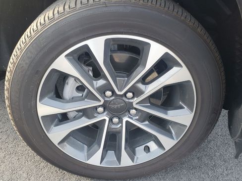 Used 2023 Jeep Grand Cherokee Overland image 20