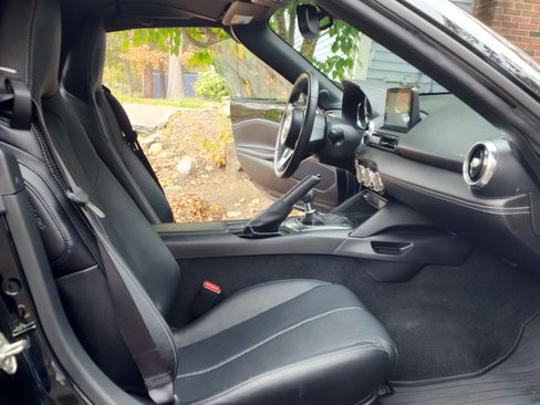 Used 2021 MAZDA MX-5 Miata RF Grand Touring image 15