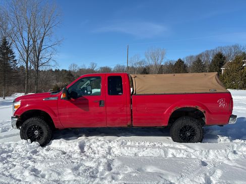 Used 2014 Ford F250 XLT w/ XLT Interior Package image 5