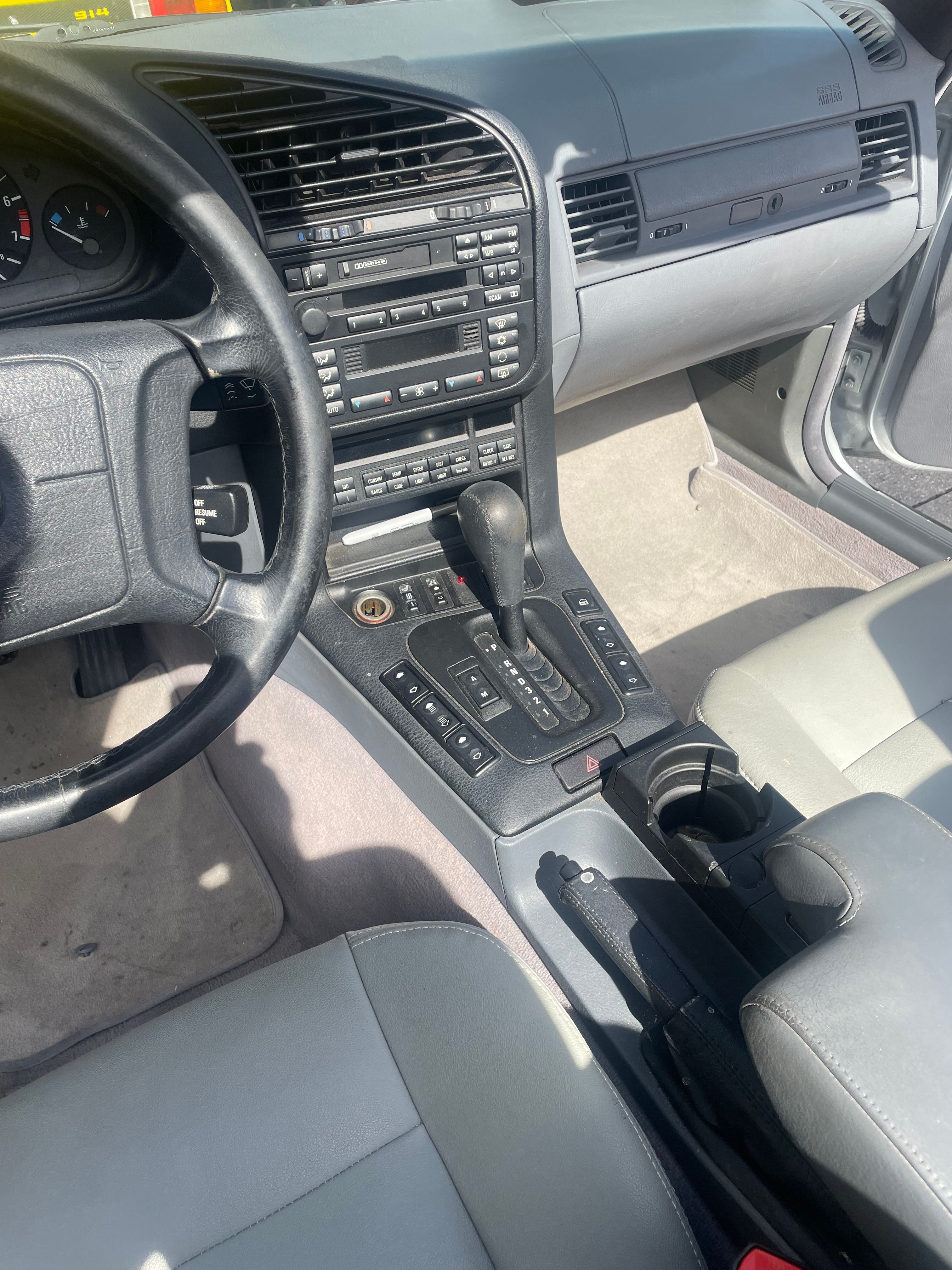 Used 1998 BMW 323i Convertible RWD image 10