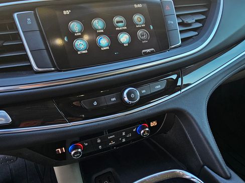 Used 2019 Buick Enclave Essence image 17