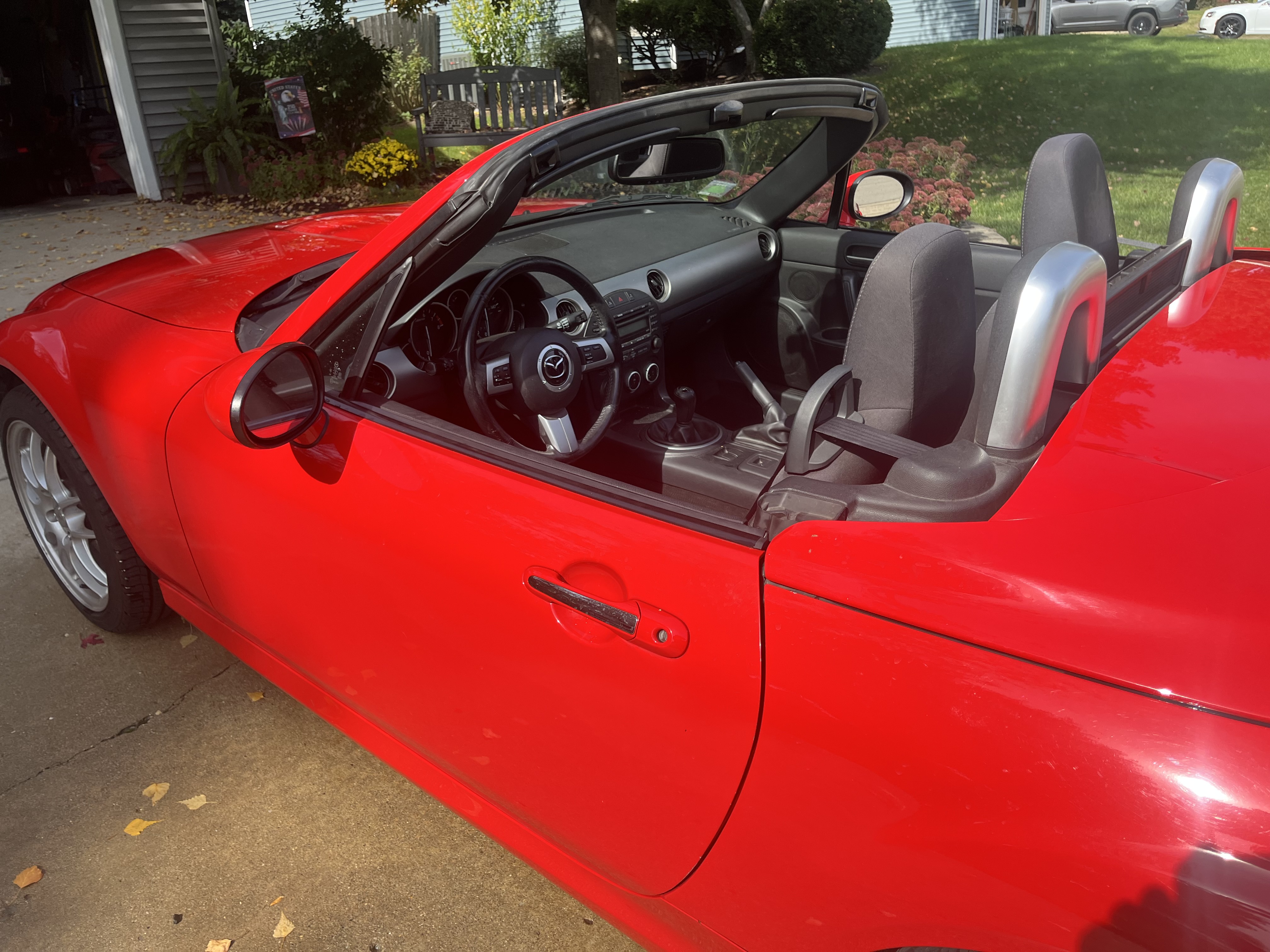 Used 2012 MAZDA MX-5 Miata Touring w/ Suspension Pkg RWD image 12