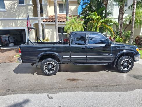 Used 2000 Toyota Tundra Limited image 2