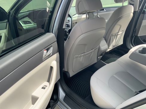 Used 2017 Hyundai Sonata SE image 12