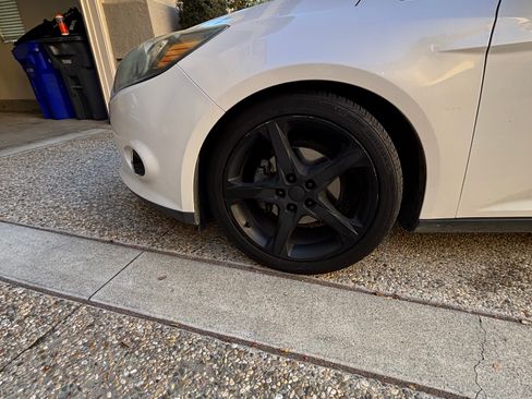 Used 2014 Ford Focus Titanium FWD image 20