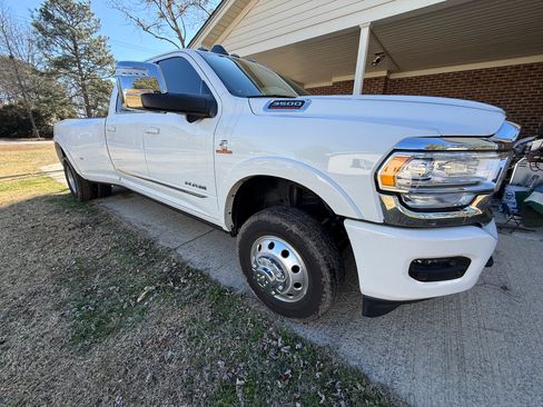 Used 2023 RAM 3500 Limited image 1