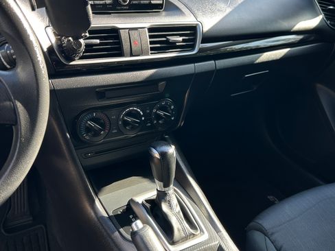 Used 2014 MAZDA MAZDA3 i Sport image 16