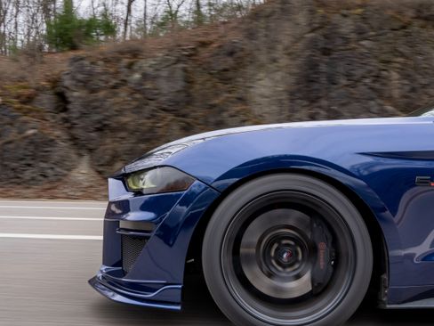 Used 2018 Ford Mustang GT RWD image 4