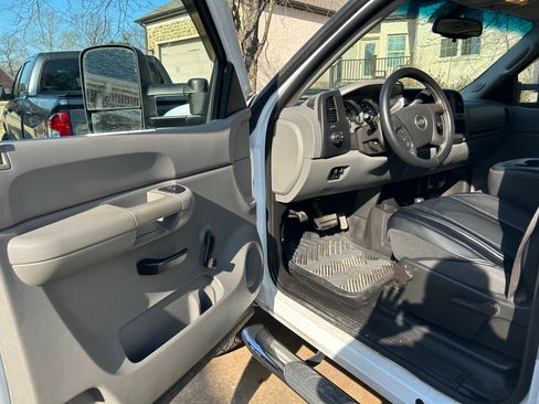 Used 2008 Chevrolet Silverado 2500 W/T image 9