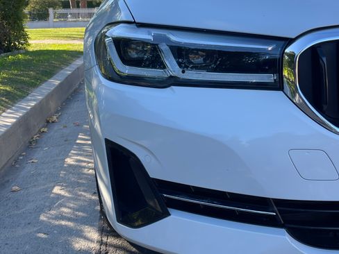 Used 2022 BMW 530i w/ Convenience Package image 10