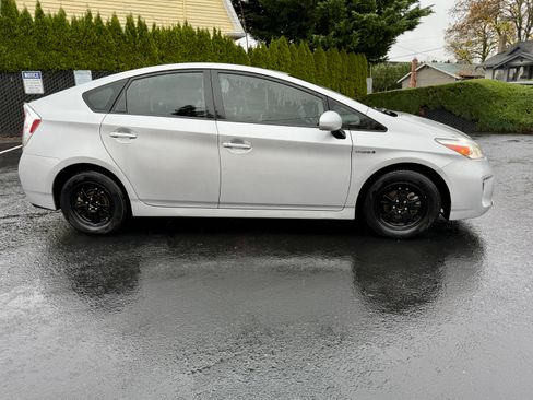 Used 2013 Toyota Prius Two image 6