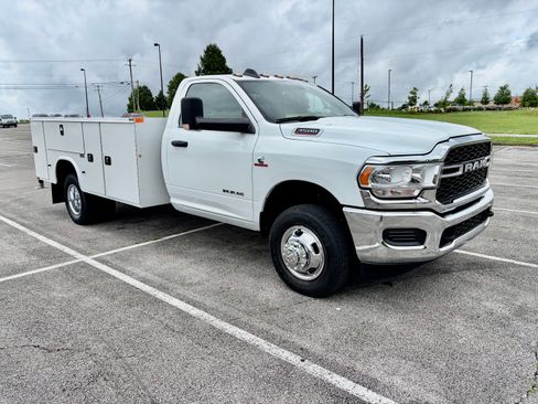 Used 2022 RAM 3500 Tradesman AWD/4WD image 9