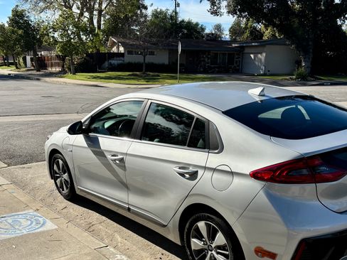 Used 2019 Hyundai Ioniq Limited image 5