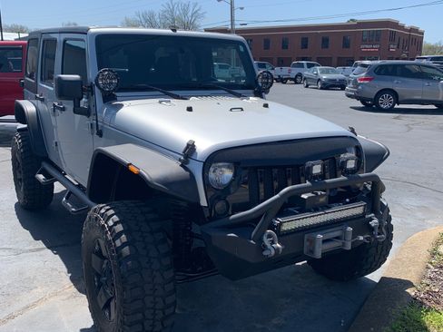Used 2011 Jeep Wrangler Unlimited Sport AWD/4WD image 15