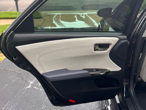 Used 2013 Toyota Avalon XLE Touring FWD image 12