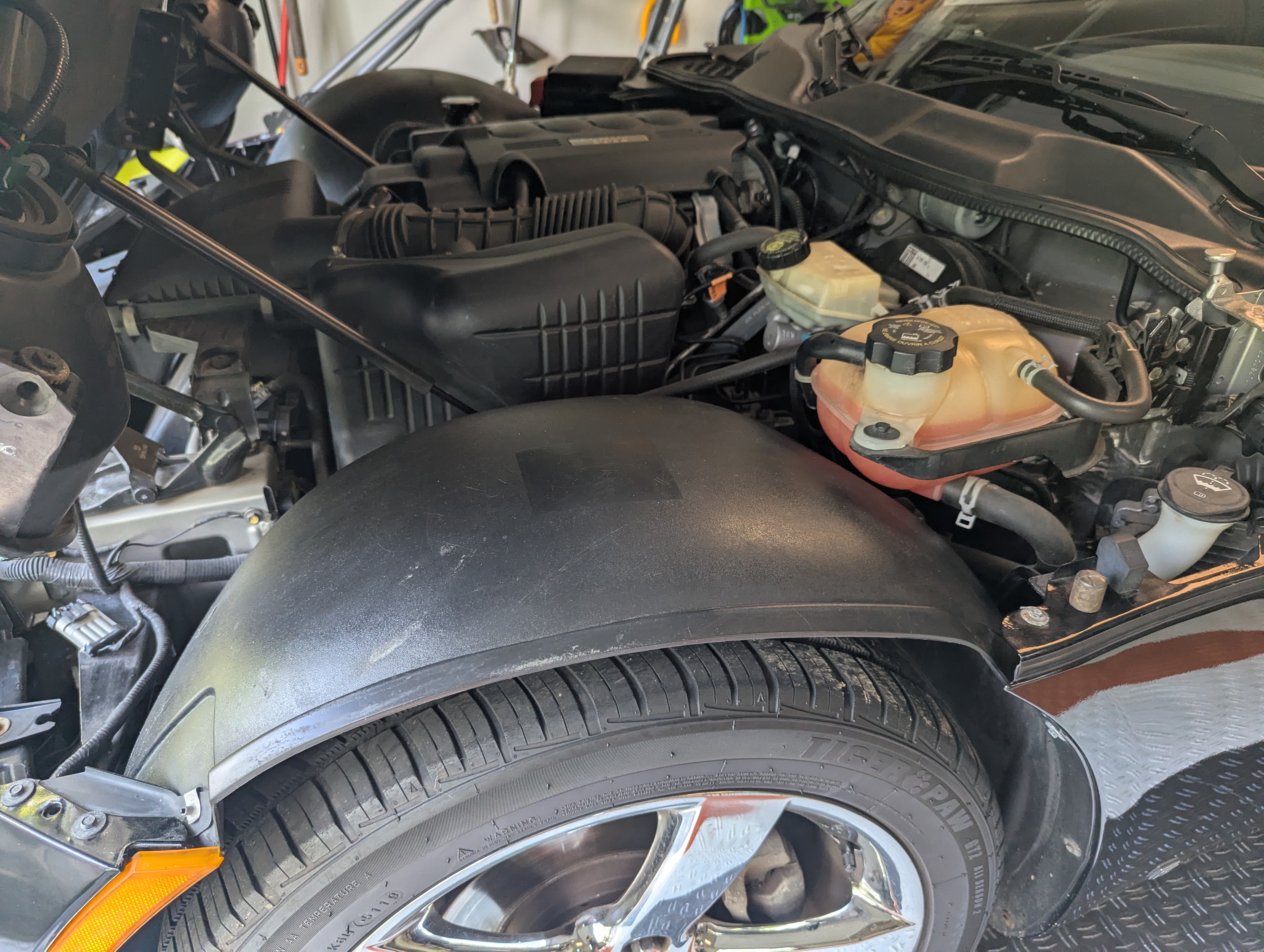 Used 2006 Pontiac Solstice Convertible w/ Premium Package RWD image 15