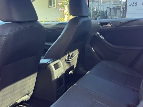 Used 2012 Volkswagen Jetta SE FWD image 10